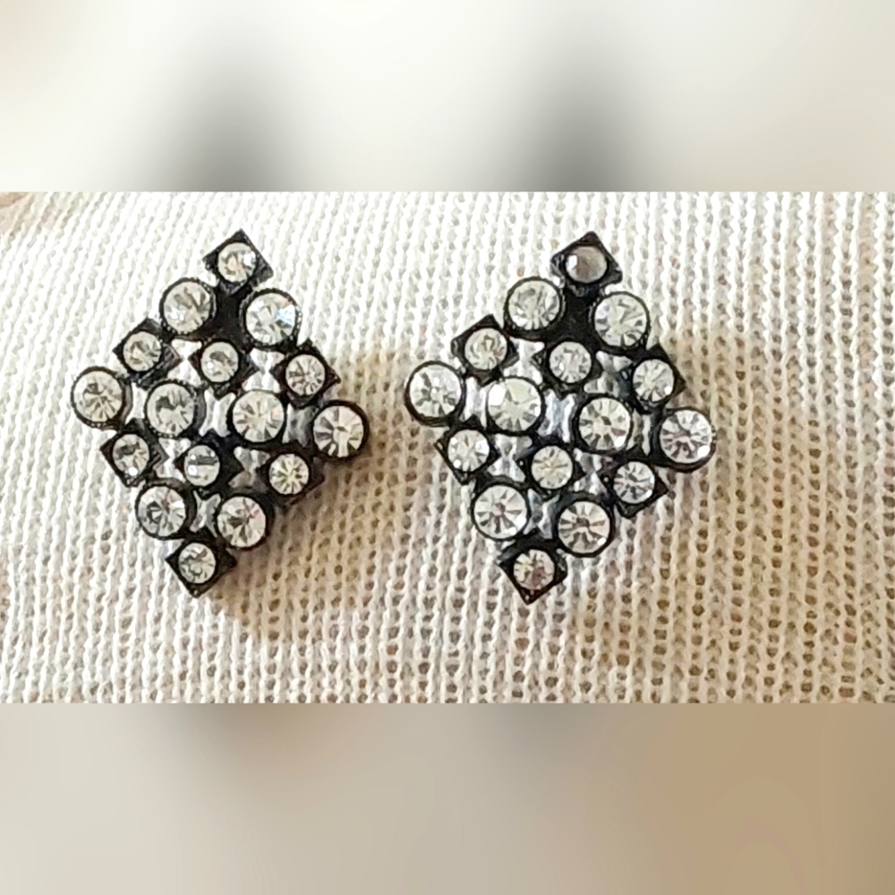 VINTAGE NINA RICCI for Avon Earrings